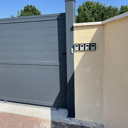 Saumur, Proche, Les 3 Saint-Martin-de-la-Place